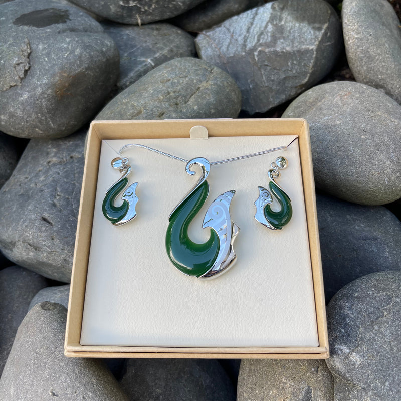 Green Hei Matau Jewellery Set