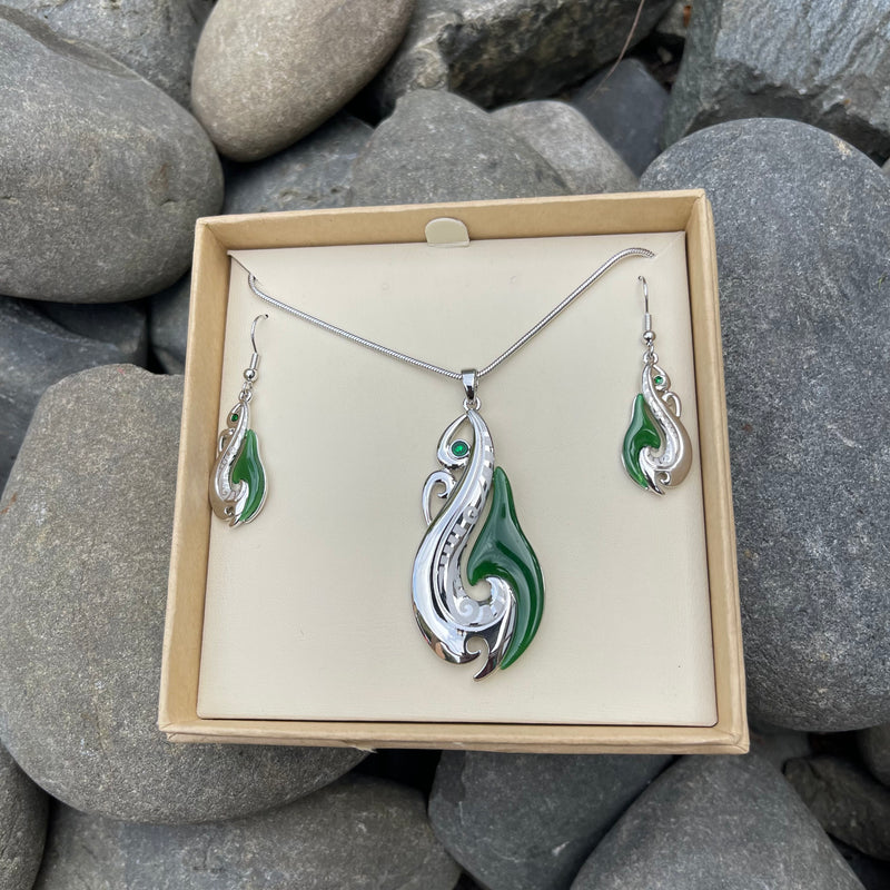 Green Manaia Jewellery Set