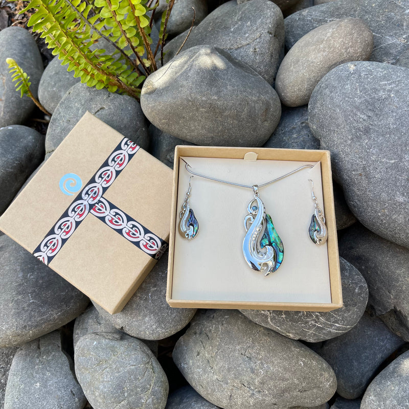 Pāua Manaia Jewellery Set