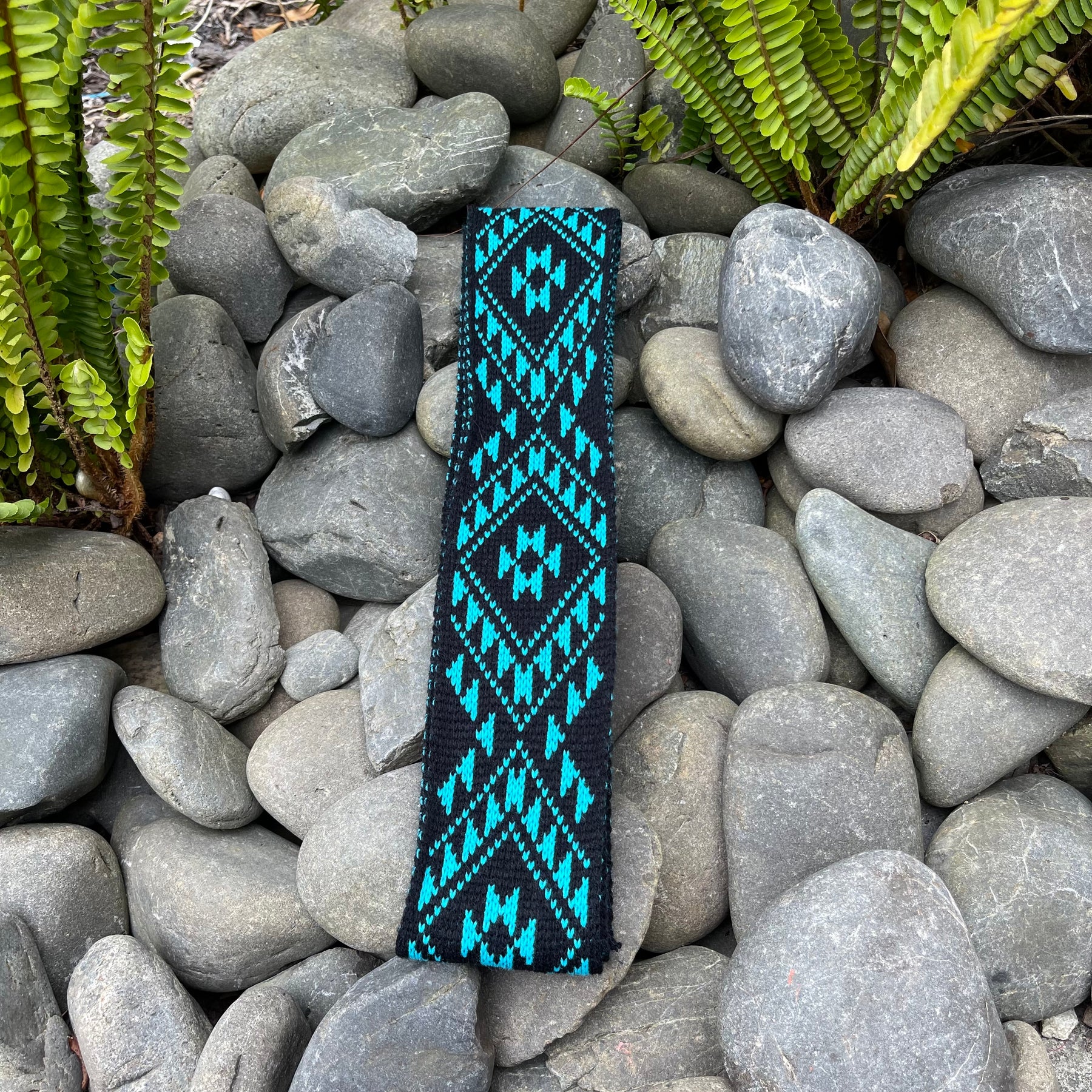 Turquoise and Black Pātiki – Tarati Design