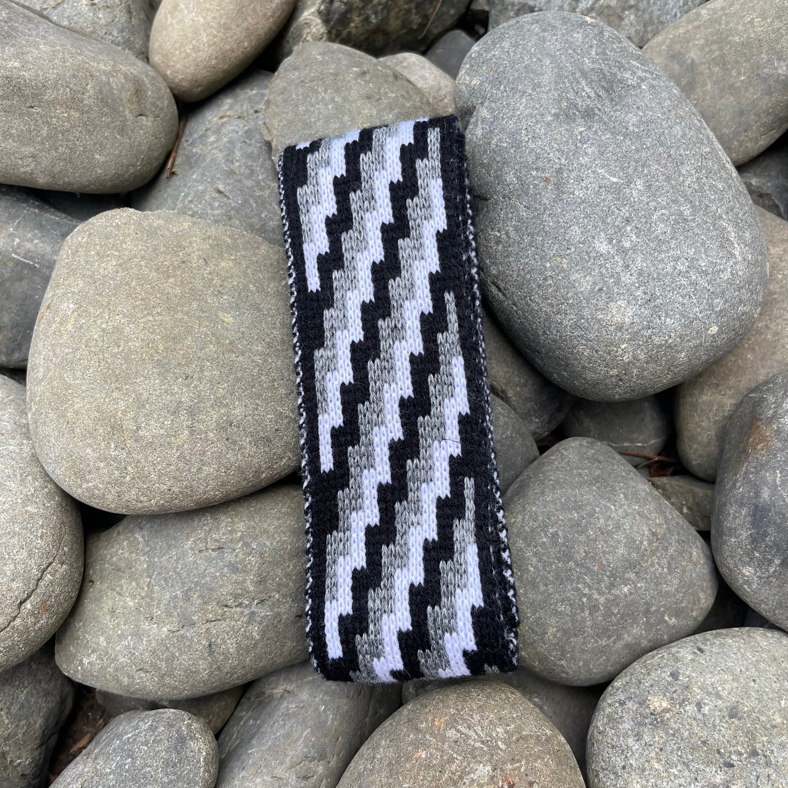 Grey Poutama – Tarati Design