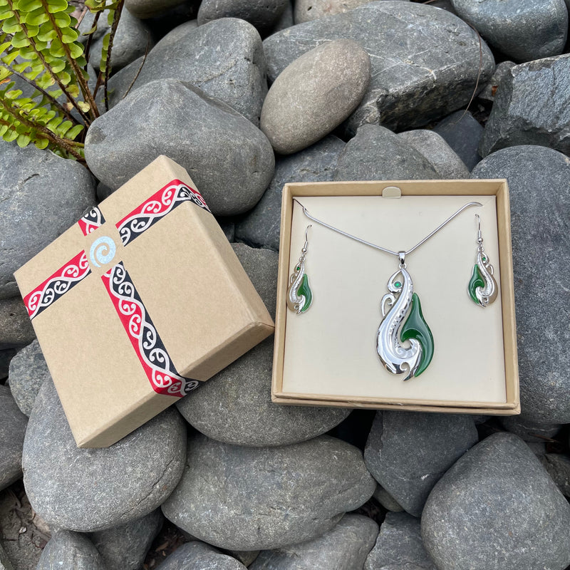 Green Manaia Jewellery Set