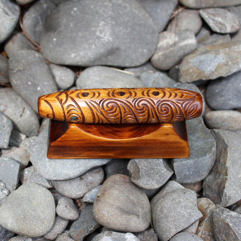 Carved Kōauau